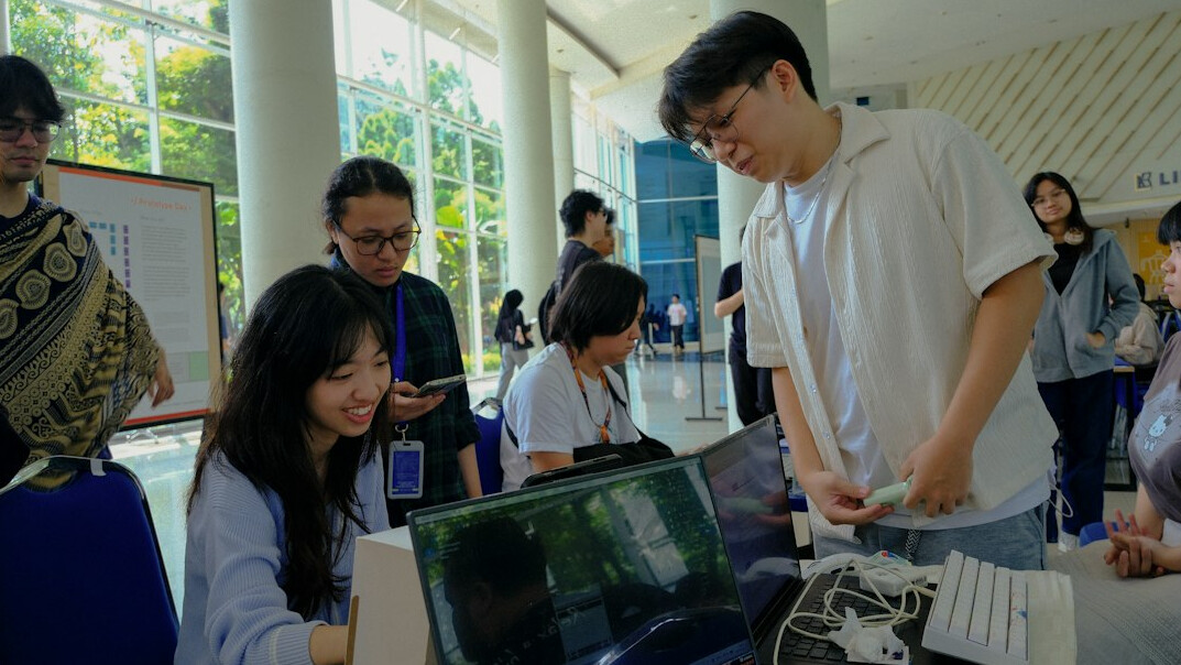 group of students in coding class